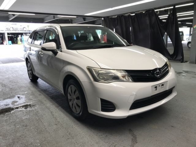 1081 Toyota Corolla fielder NZE161G 2013 г. (NISSAN Osaka)